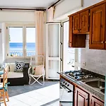 Apartamento Terrazza Lungomare, E Sei In Spiaggia... *