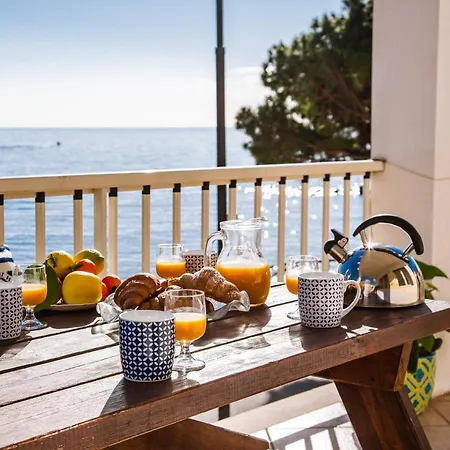 Terrazza Lungomare, E Sei In Spiaggia... * كالا غونوني
