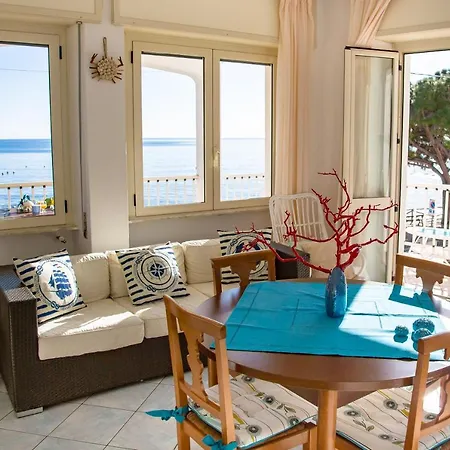 Terrazza Lungomare, E Sei In Spiaggia... Cala Gonone