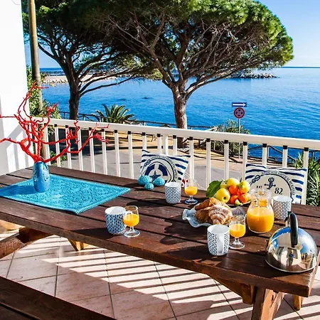 Terrazza Lungomare, E Sei In Spiaggia...