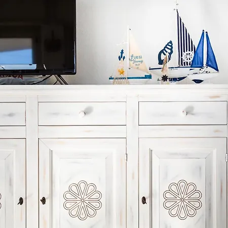 Terrazza Lungomare, E Sei In Spiaggia... * كالا غونوني