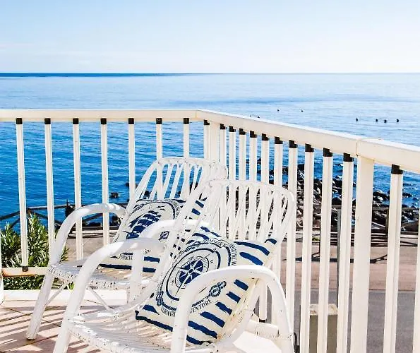 Terrazza Lungomare, E Sei In Spiaggia...